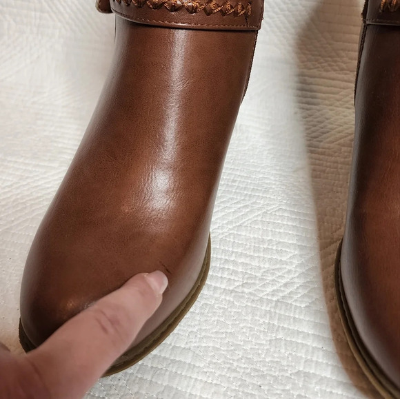 Cloudwalkers by Avenue brown booties. Women's size 10W. - Picture 14 of 14